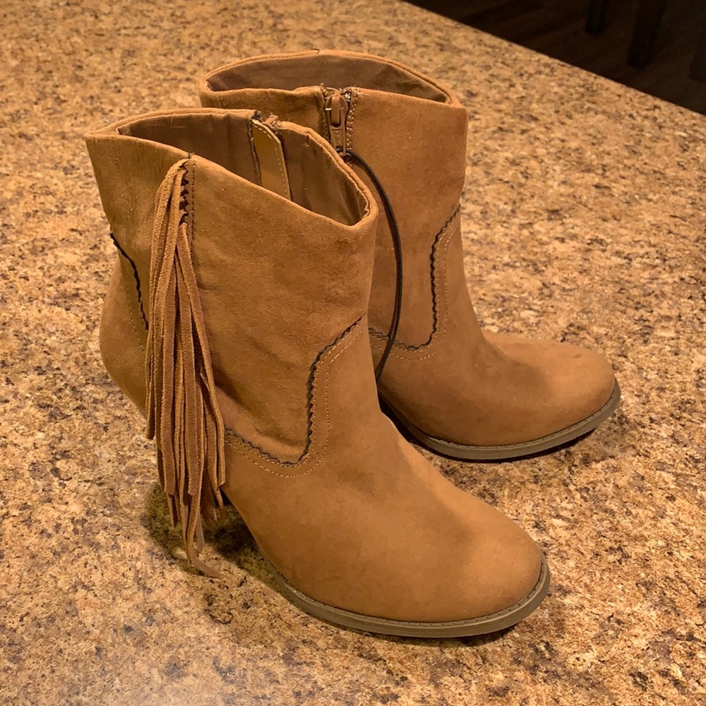 NEW Mossimo Fringe Ankle Boots Booties Camel Brown 8.5